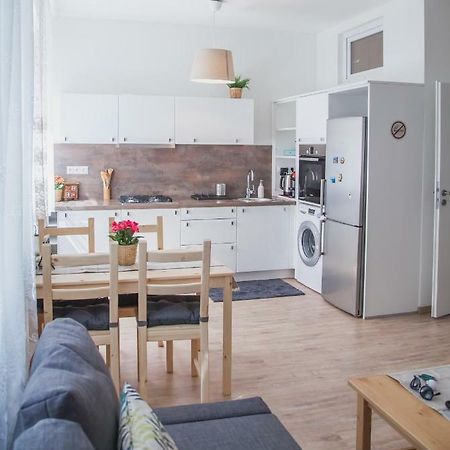 Downtown Pedestrian Zone Apartment Bratislava Exterior foto